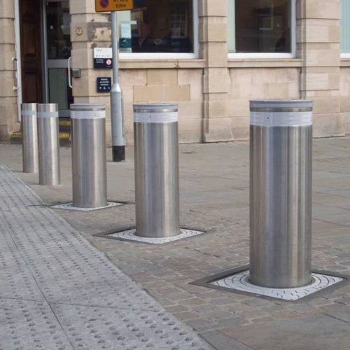 bollard barrier